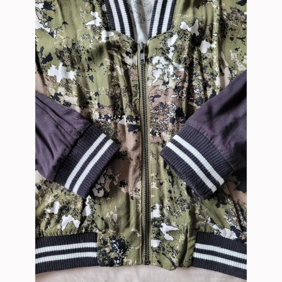 NWOT Camo/Black Rayon Bomber Jacket (XS) - Picture 7 of 9